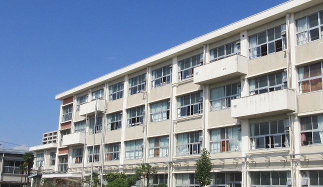 小学校　華陽小学校（小学校）まで687m