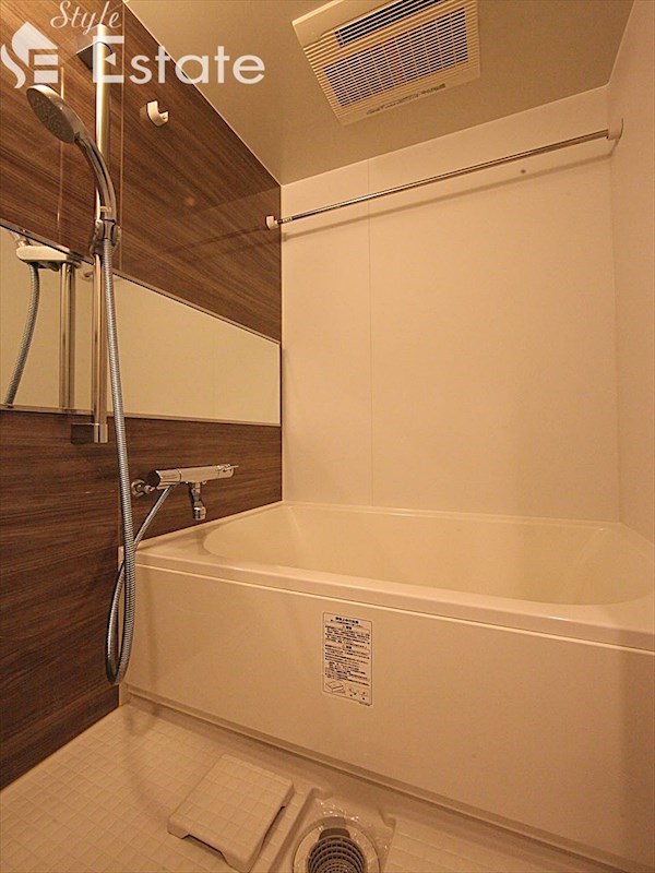 バス・シャワールーム　バスルーム