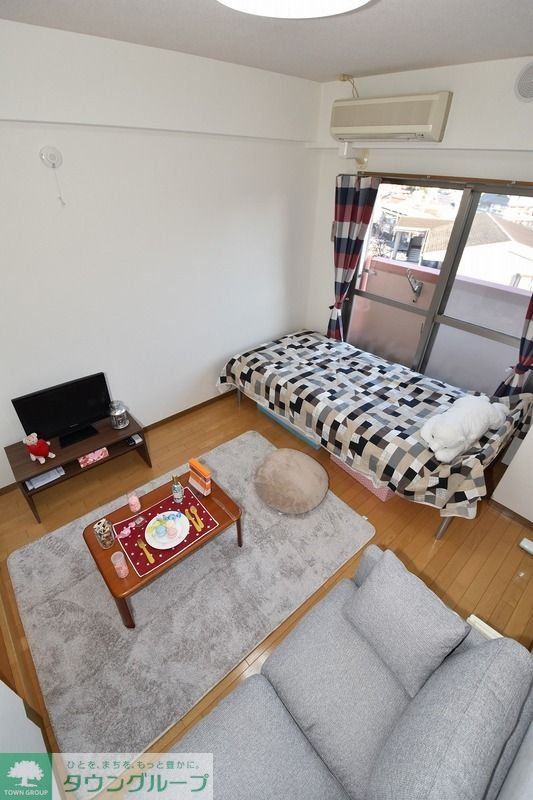 居室・リビング　＊家具はついておりません。