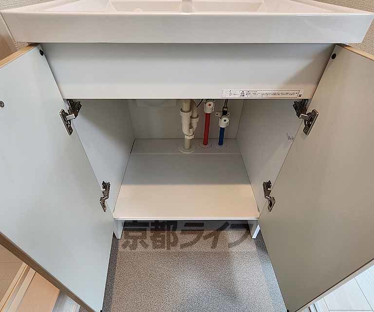 洗面設備　・同仕様