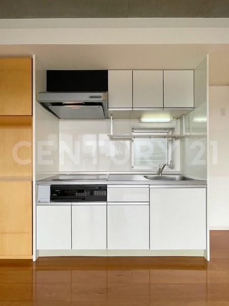 キッチン　ＩＨヒーター３口のシステムキッチン