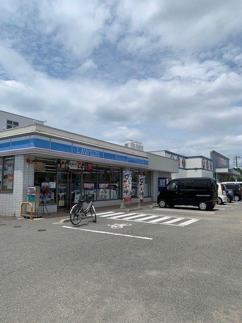 コンビニ　ローソン福生南田園三丁目店（コンビニ）まで450m
