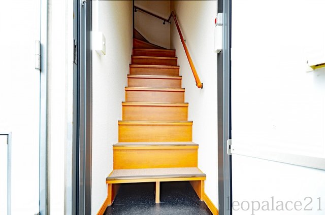 玄関　実際と異なる場合がございます。