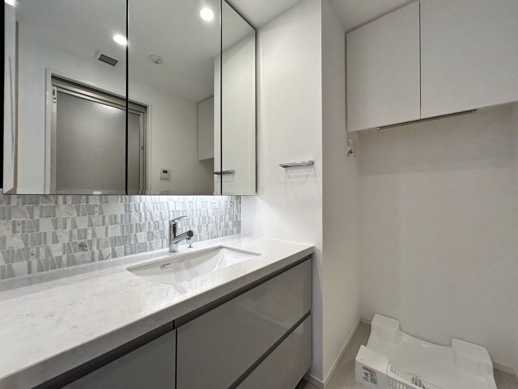 洗面設備　洗面室独立・洗濯機防水パン