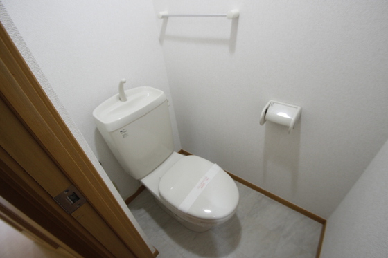 トイレ　※別部屋の写真です