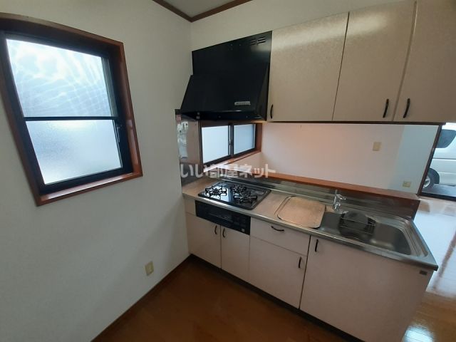 キッチン　都市ガス仕様コンロ付のカウンターキッチンです。