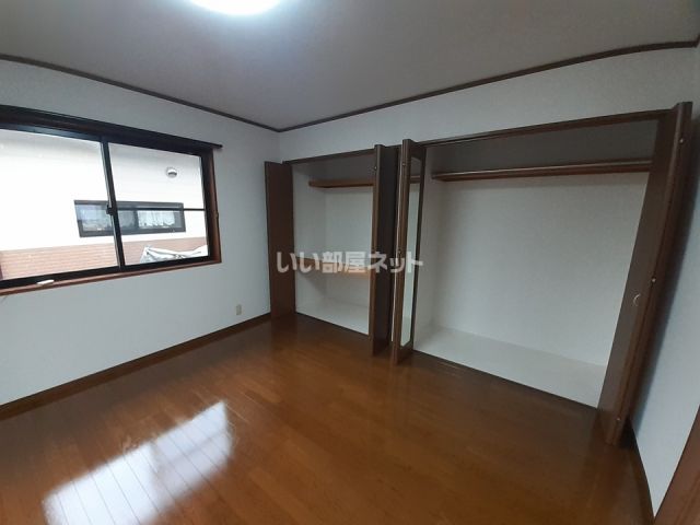 収納　各洋室に広い収納付。