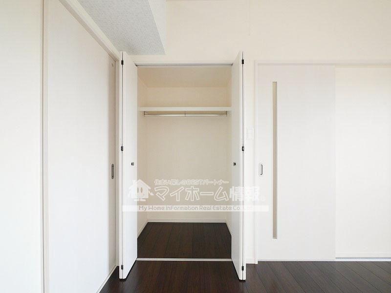 収納　ハンガーポール付きで片付け上手