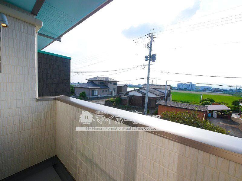 バルコニー　バルコニーも綺麗に魅せてくれます