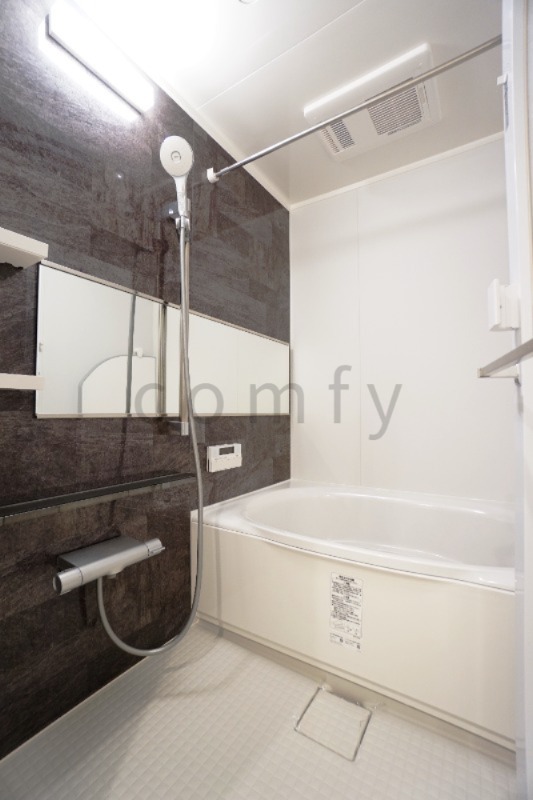 バス・シャワールーム　バスルーム