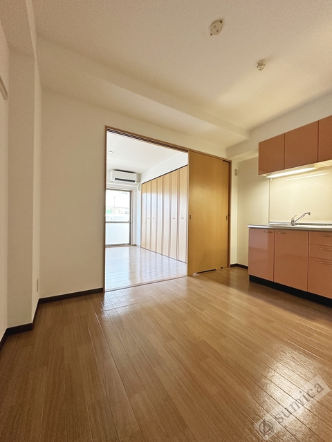 居室・リビング　広々ダイニング５．６帖・ゆとりの広さ♪♪