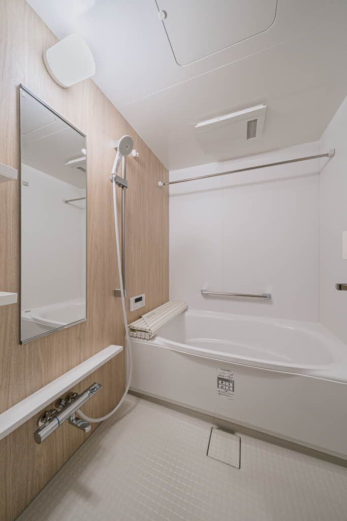 バス・シャワールーム　バスルーム