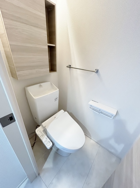 トイレ　同じ間取りの２０３号室の御写真です。