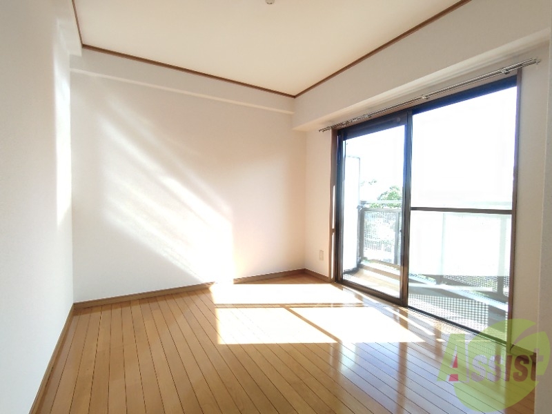 その他部屋・スペース　４．５帖の洋室のお部屋もあります。寝室にしましょう。