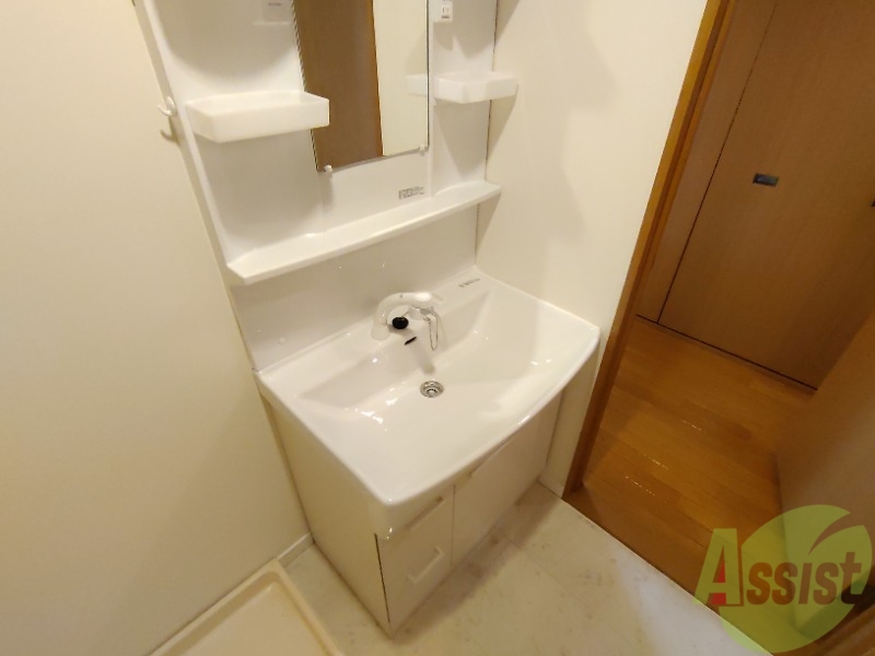 洗面設備　シャンプードレッサー。身支度はここでばっちり。