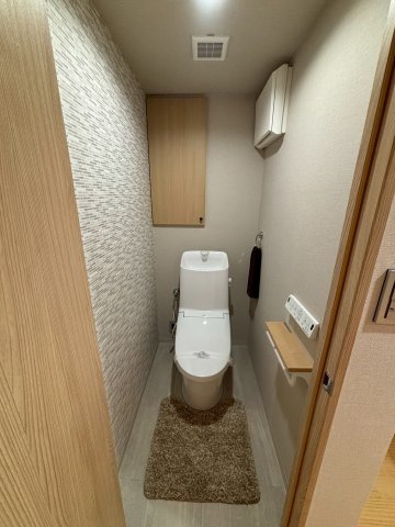 サンメゾン西宮北口ヴァン・エレーブのトイレ写真