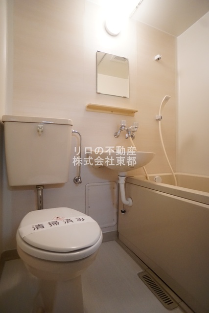 バス・シャワールーム　お掃除がしやすい洗面台付き３点ユニットです☆