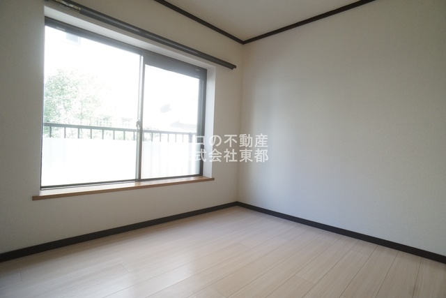 居室・リビング　明るい雰囲気で暮らしやすい！優しい質感の室内がオススメ☆