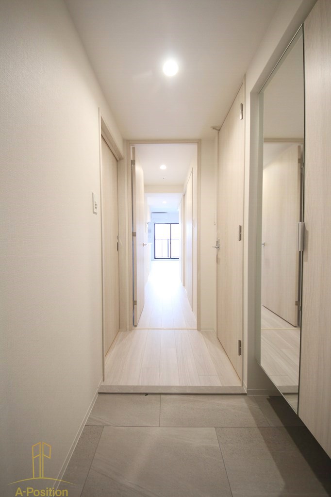 玄関　コンフォリア・リヴ北浜平野町