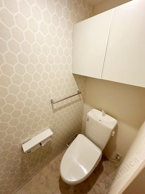 トイレ　温水洗浄便座付き♪♪