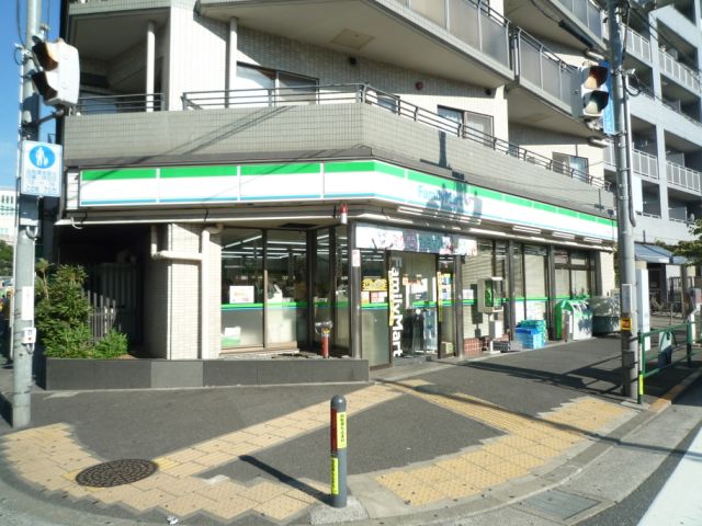 コンビニ　ファミリーマート（コンビニ）まで460m