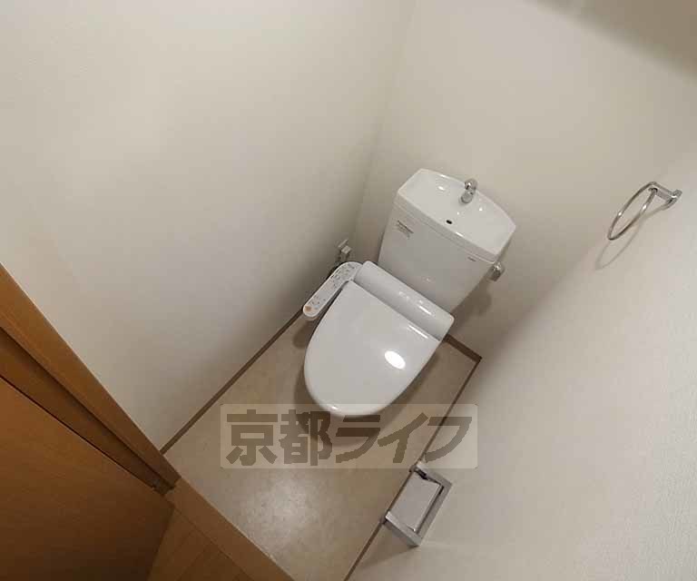 トイレ　清潔感のある洋式トイレ。