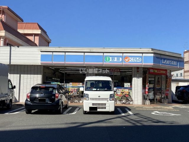 コンビニ　ローソン 東大阪角田一丁目店（コンビニ）まで493m