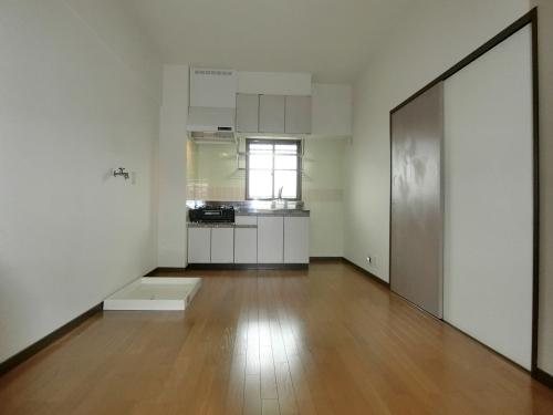 居室・リビング　※掲載情報と物件の現況が異なる場合、現況を優先するものとしま