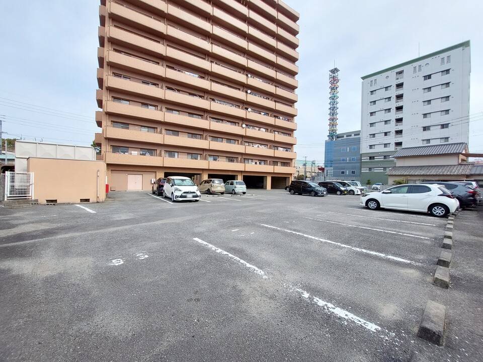 駐車場　駐車場