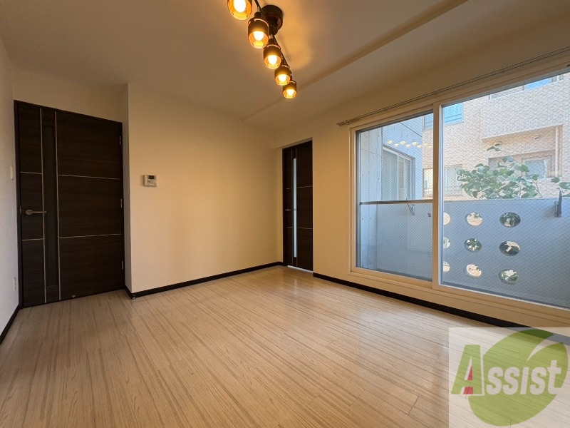 居室・リビング　広くてキレイなお部屋が広がっていて、充実した生活が送れそう。