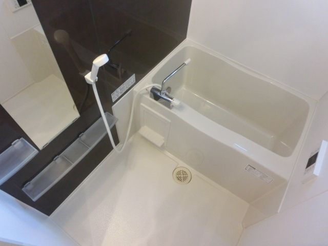 バス・シャワールーム　追炊き機能完備の広々バスルーム