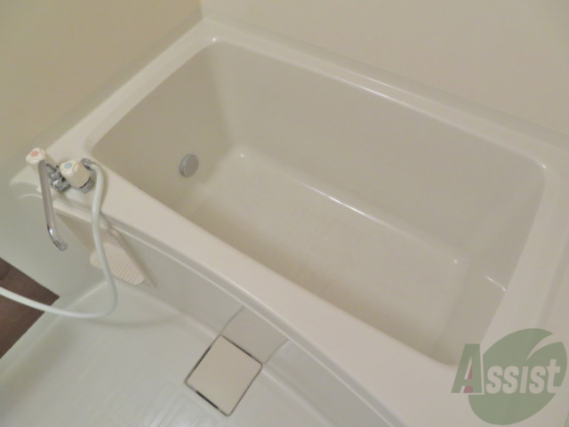 バス・シャワールーム　シンプルですが、清潔なお風呂です。水回りは清潔が大切です。