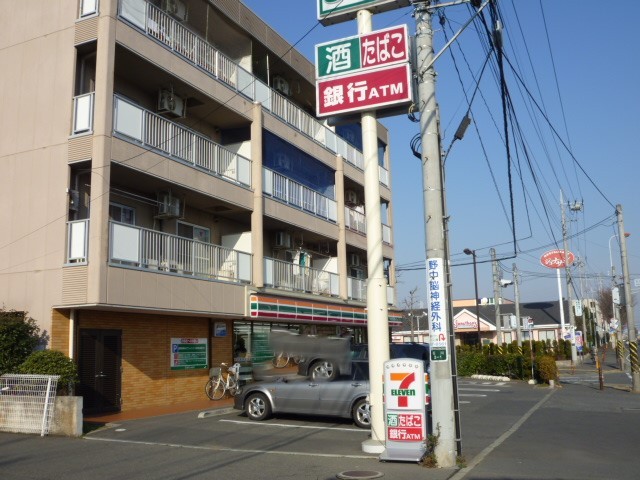 コンビニ　セブンイレブン（コンビニ）まで300m