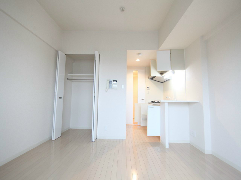 その他　洋室8帖　クローゼット（収納充実してます）