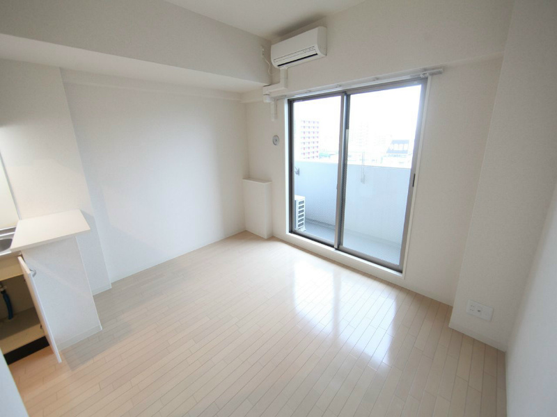 居室・リビング　洋室8帖　エアコン完備