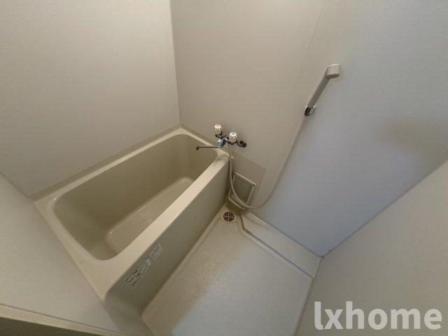 バス・シャワールーム　コンパクトで使いやすいお風呂です