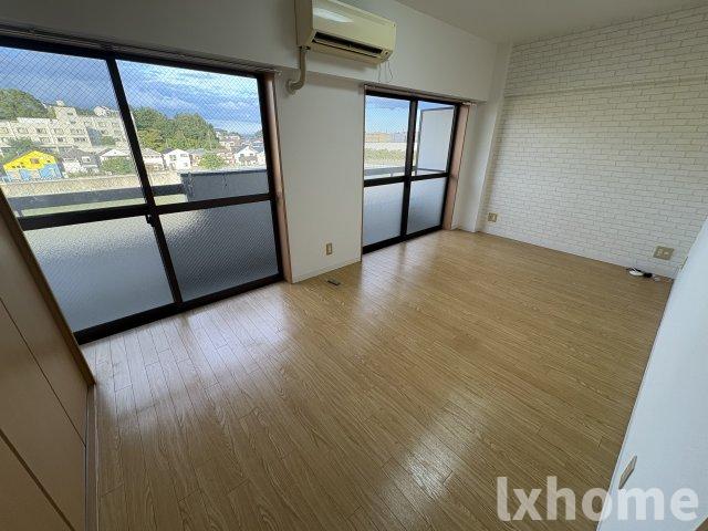 居室・リビング　居間です