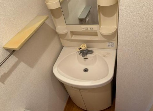 洗面設備　別部屋参考写真です。