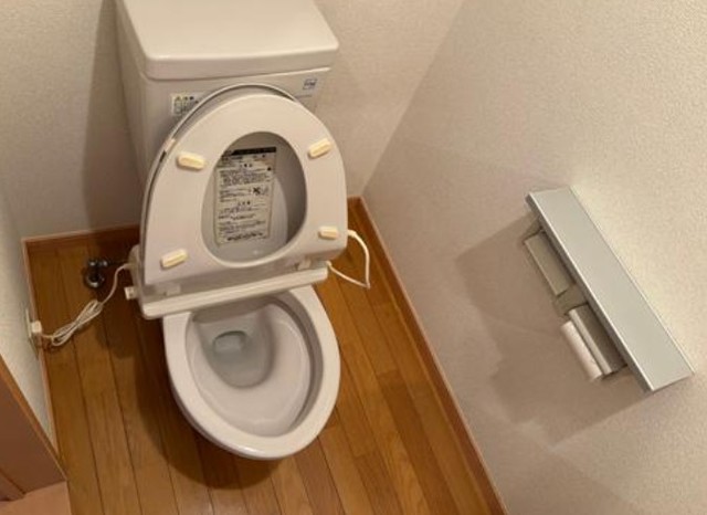 トイレ　別部屋参考写真です。