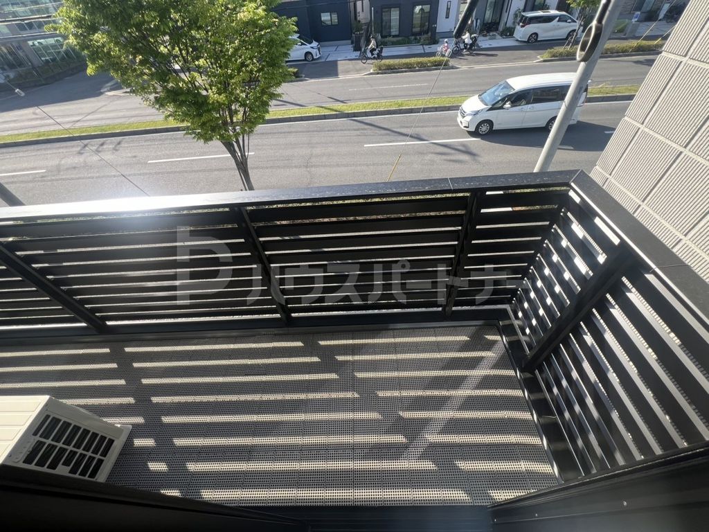 バルコニー　駐車場