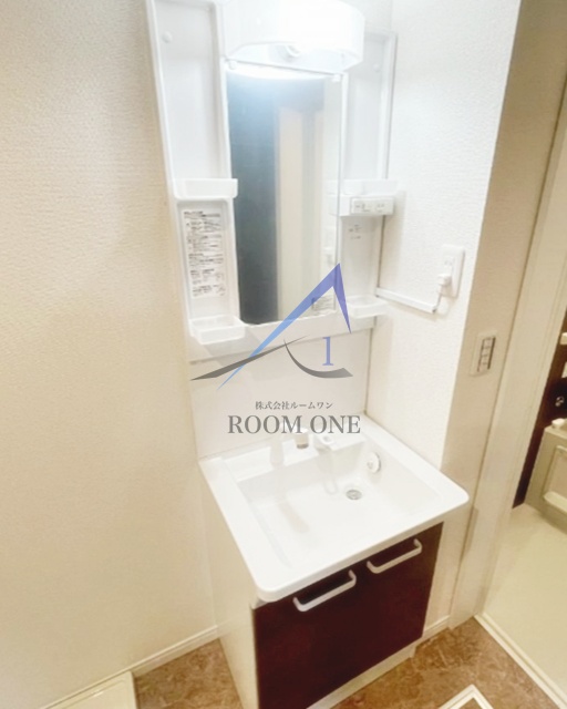 洗面設備　独立洗面台です。