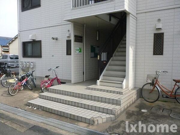 エントランス　毎日通るエントランスはこのようになっています