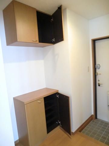 玄関　シューズBOX完備