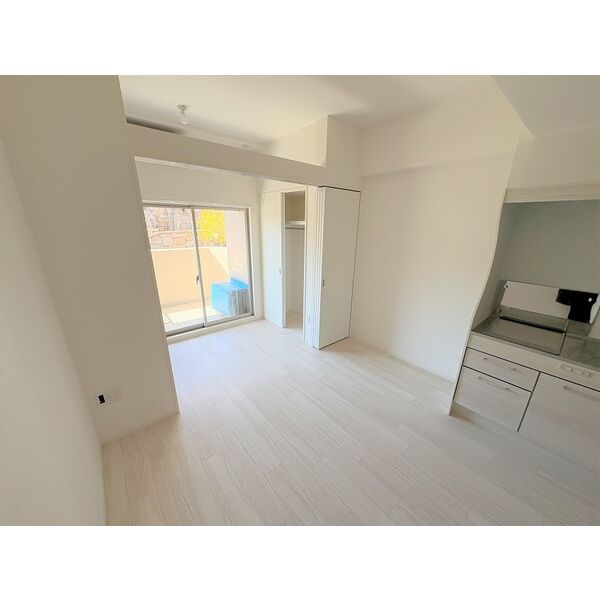 居室・リビング　こちらのリビングで趣味の時間をお楽しみください