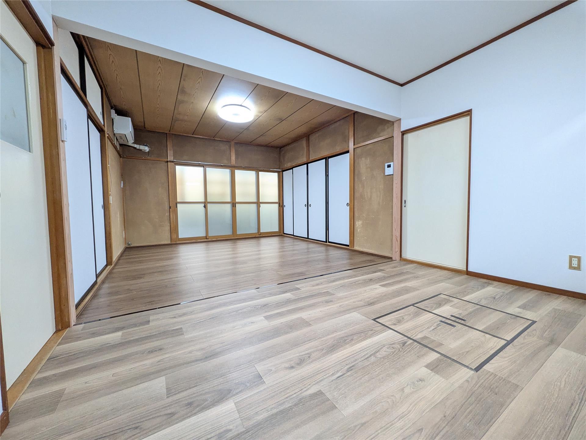 居室・リビング　居室(和室8帖)