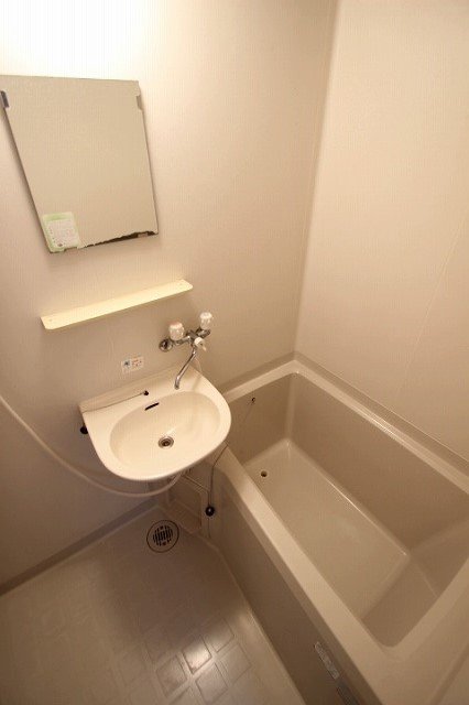 バス・シャワールーム　同物件別室