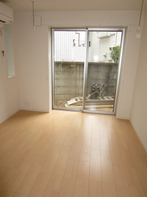 居室・リビング　★明るいお部屋です★