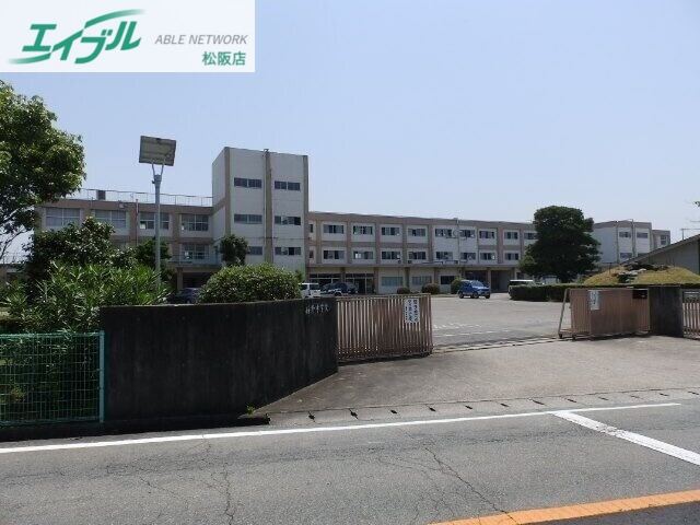 中学校　松阪市立嬉野中学校（中学校）まで1690m
