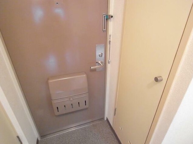 玄関　同タイプのお写真です