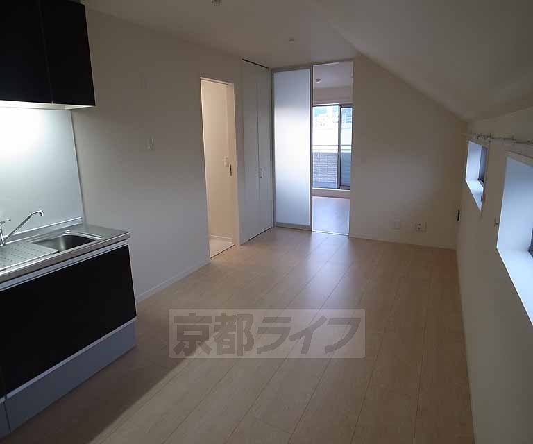 居室・リビング　広々とした室内です。